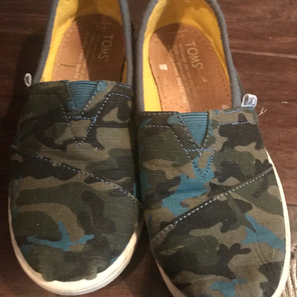 Kids Toms shoes